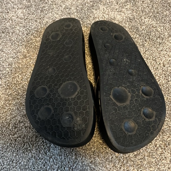 Puma Slides - Picture 2 of 3